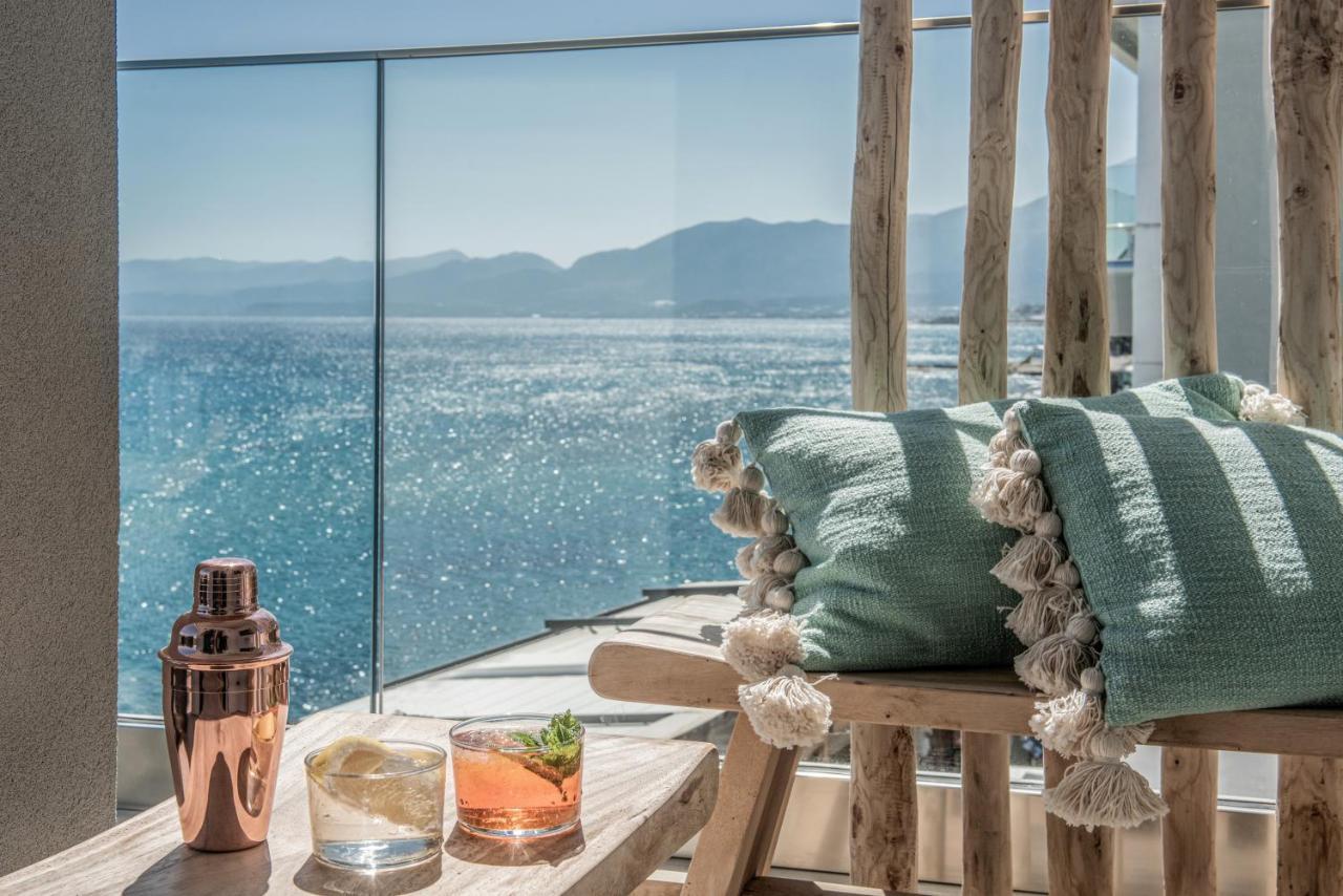Khroma Luxury Suite 1 Beach Front Apartment 헐소니소스 외부 사진