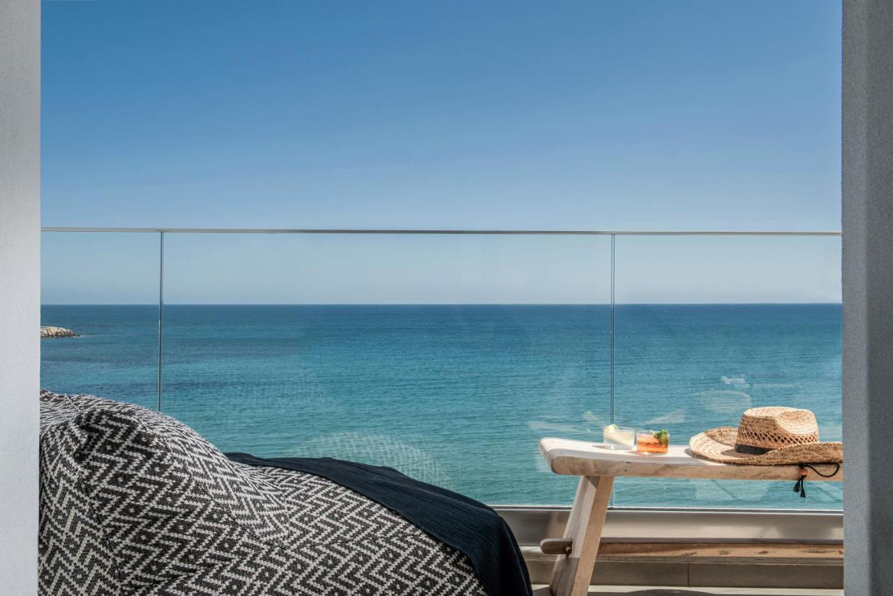 Khroma Luxury Suite 1 Beach Front Apartment 헐소니소스 외부 사진